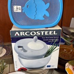 Salad Spinner , Fish Container 