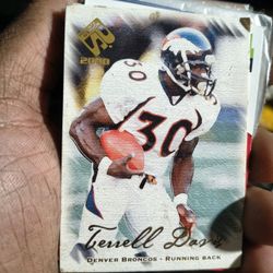 TERRELL DAVIS HOF 2000 PACIFIC PRIVATE STOCK Card #27 NM-MT Condition