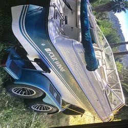 20 Foot Boat Fit In The Driveway. Ask Questions.