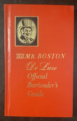 Vintage OLD Mr Boston De Luxe Official Bartenders Guide! 1965 