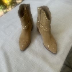 BCBG boot