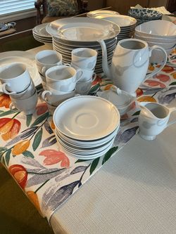 China Set - Mikasa Classic Flair Gray
