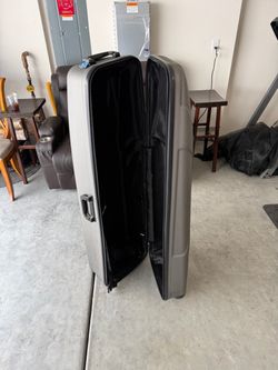 Softshell gold travel bag