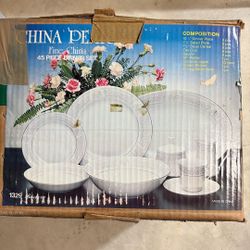 China Pearl 45 Pieces Dinner Set