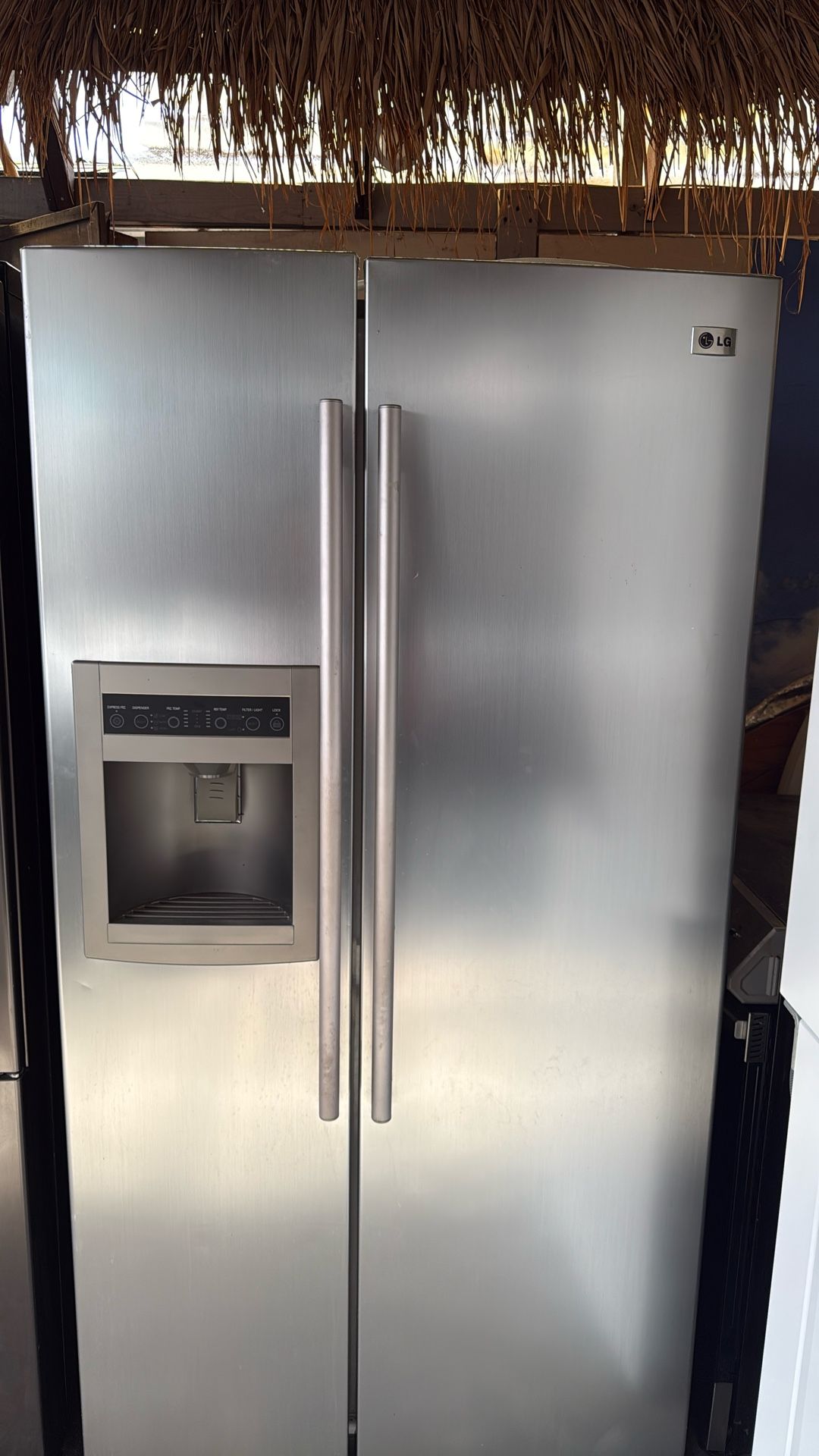 Refrigerator LG