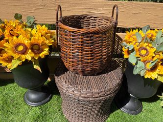 2 big rattan baskets 🧺 for only 15 each o everything for only 25