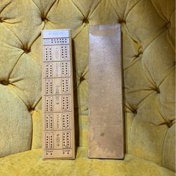 Lowe Brand VINTAGE 1970’s Cribbage Board Game