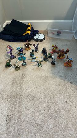 A Bunch Of Skylanders