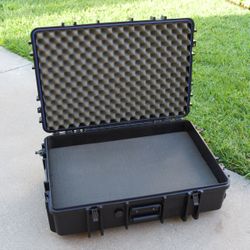 Camera ,Electronic,Lighting Case , Wheels , NEW Condition