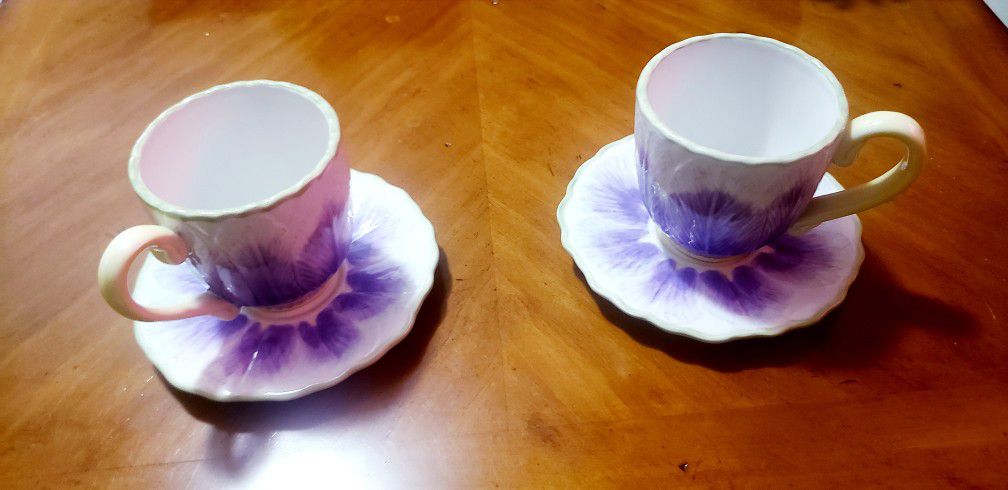 Longaberger Vintage Purple Tulip Collectable 8 oz. Tea Or Coffee Cup and Saucer  Set Of 2