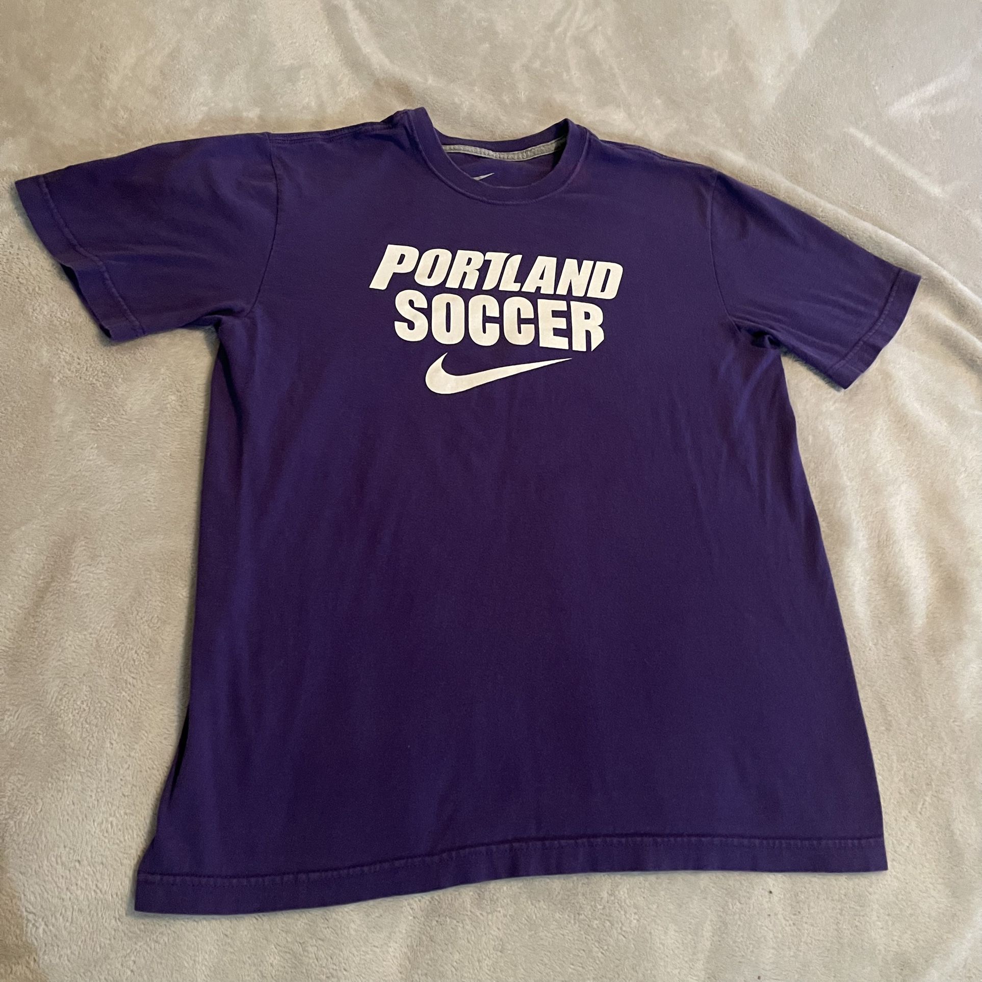 Portland Soccer Shirt Men Medium Purple Nike NCAA Lightweight Crew Neck Gym Tee