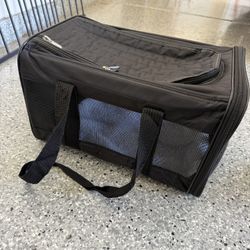 Sherpa Deluxe Black Travel Crate