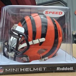 $300 OBO Autographed Joe Burrow Mini Speed Helmet Authenticicated By Fanatics 