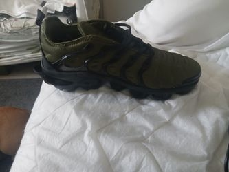 NIKE VAPOR MAX ARMY GREEN