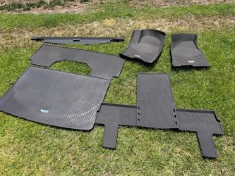 2022 Cadillac Escalade ESV floor mats and cargo cover