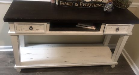 Entry table /Tv stand
