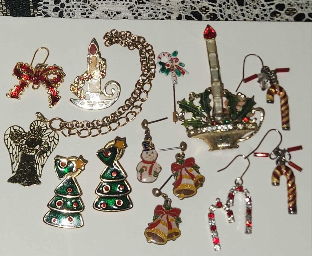X14 VINTAGE CHRISTMAS TREE XMAS JEWELRY LOT PIN BROOCH EARRINGS BRACELET CANDY CANE BOW BELL ANGEL SNOWMAN