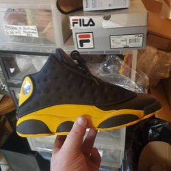 Jordan Retro 13s Black And Yellow Size 10.5 New 