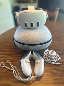 Meta Quest 3 512GB VR Headset — Complete w/ Case & Controllers