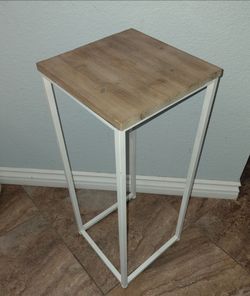 Side table/ plant stand