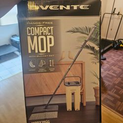 Ovente Hands-Free Compact Mop with bucket