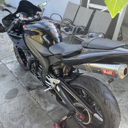 2004 R1