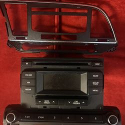 2017 Hyundai Elantra SE Car Radio And Faceplate