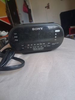 Sony Dream Machine  ICF-C218