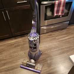 Dyson Vacuum (Suction Head Needs Fix)