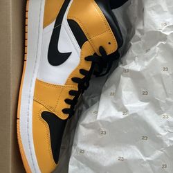 Jordan 1 Mid Taxi