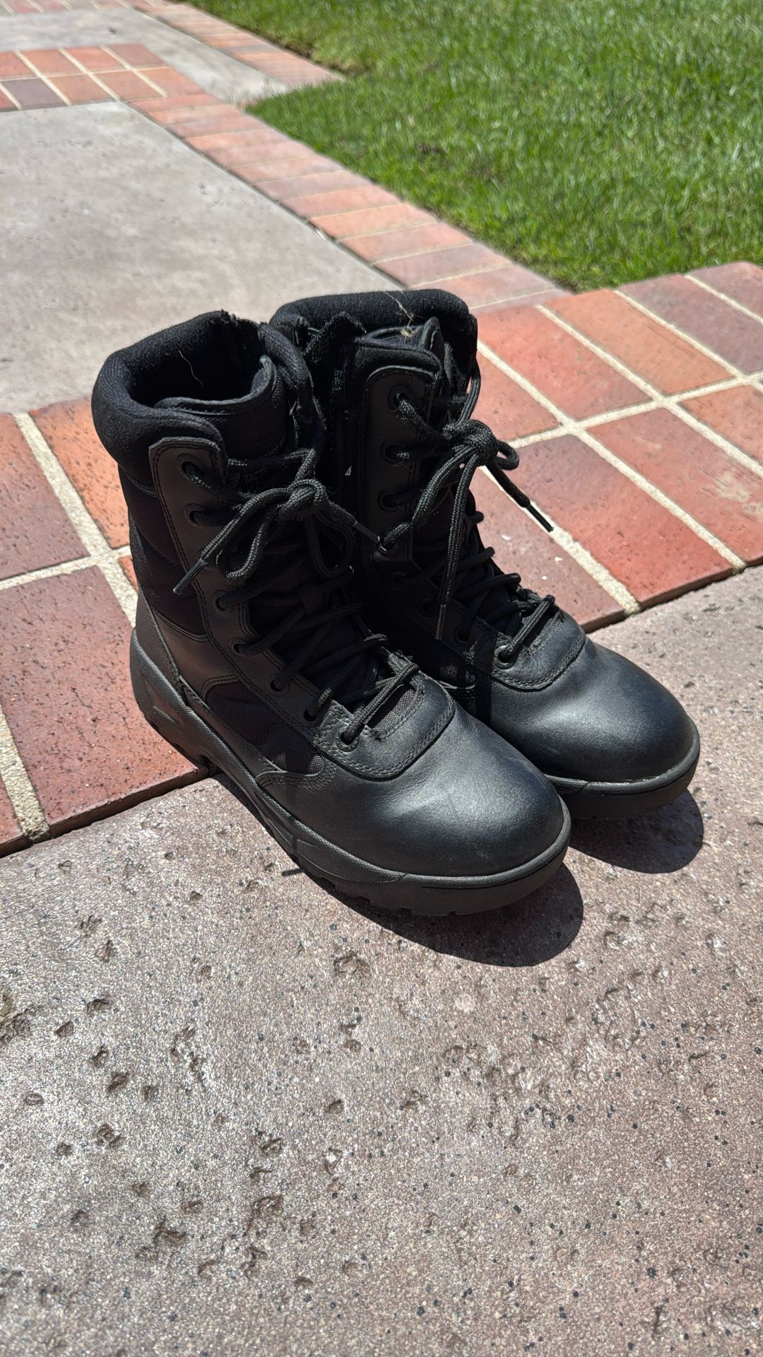 Men’s Tactical Work Boots Worn Once Size 8