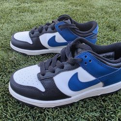 NIKE size 1 Youth Like New Shoes