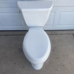  Toilet  Kohler Pretty Much New