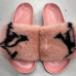 $500 Louis Vuitton LV Logo Pink Mink Fur Slides