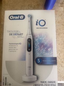 Oral-B iO Electric Toothbrush Starter Kit