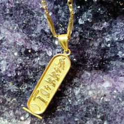 18k Egyptian Pendant And Gold Chain 12g