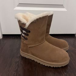 Women’s Uggs Size 8