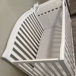 Baby Crib With Changing Table 