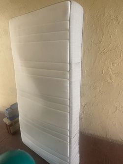 Free twin mattress pick up asap