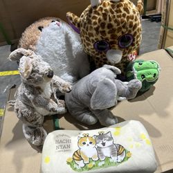 6 Plushies , $5 Cash 