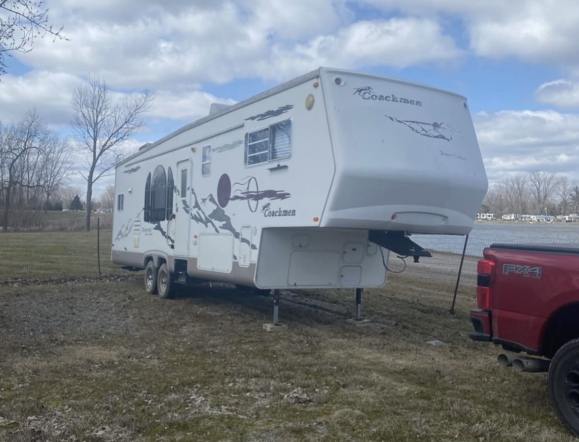 Rv Full Equipped Very Nice Family Setting 