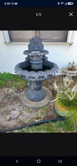 Large fountain with a lion head