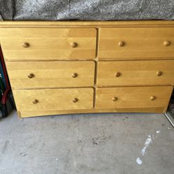 Very Good, Solid Wood, Dresser, And 2 Nightstands. at A Good Price.