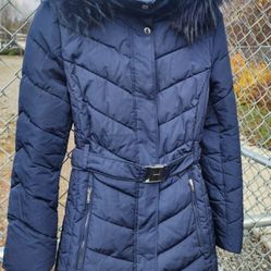 Tommy Hilfiger Jacket With Hood. Size L/G/G. Like new. I bought it, but the jacket is bigger than my size. 