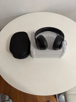 Beats by Dre Pro  (Mint Condition)
