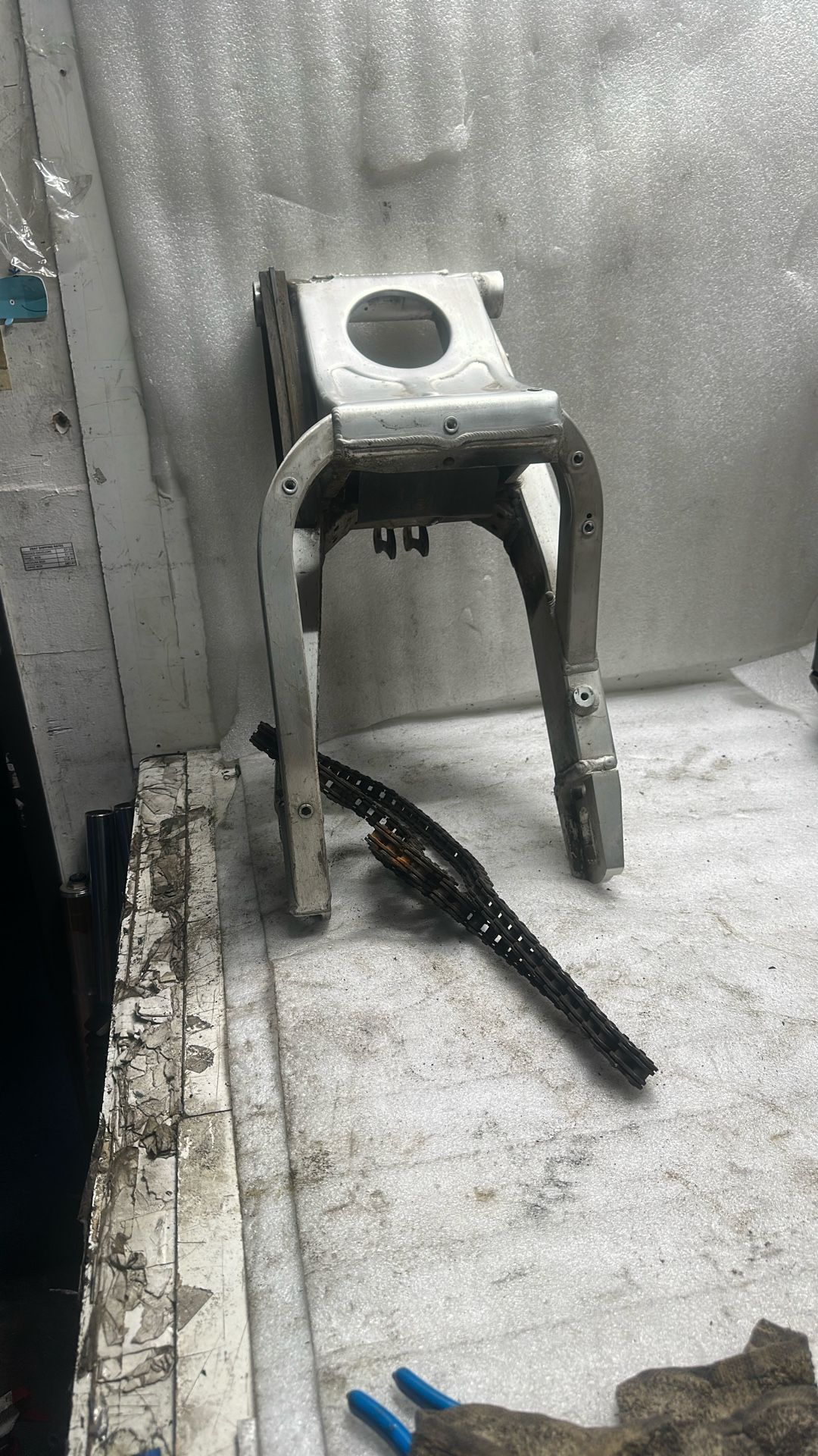 Yamaha R6 Swing Arm 1(contact info removed)