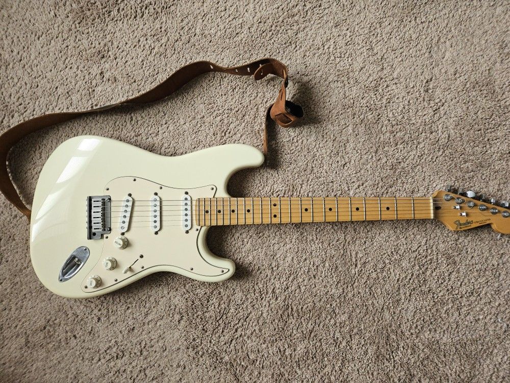 American Standard Stratocaster® (1(contact info removed))
