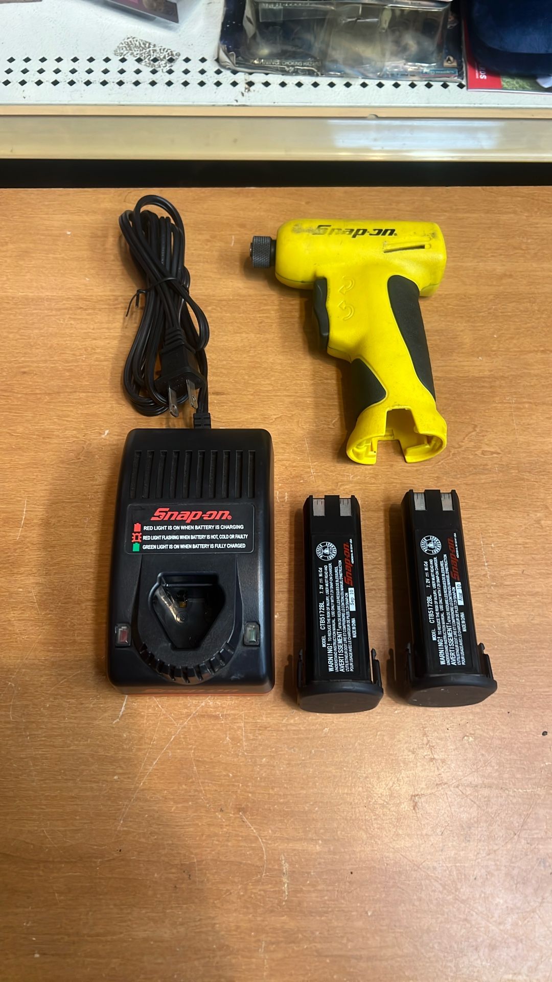 Snap-On 1/4" Drive Cordless Screwdriver