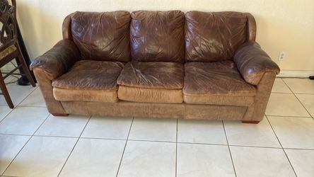 Free Sofa Set