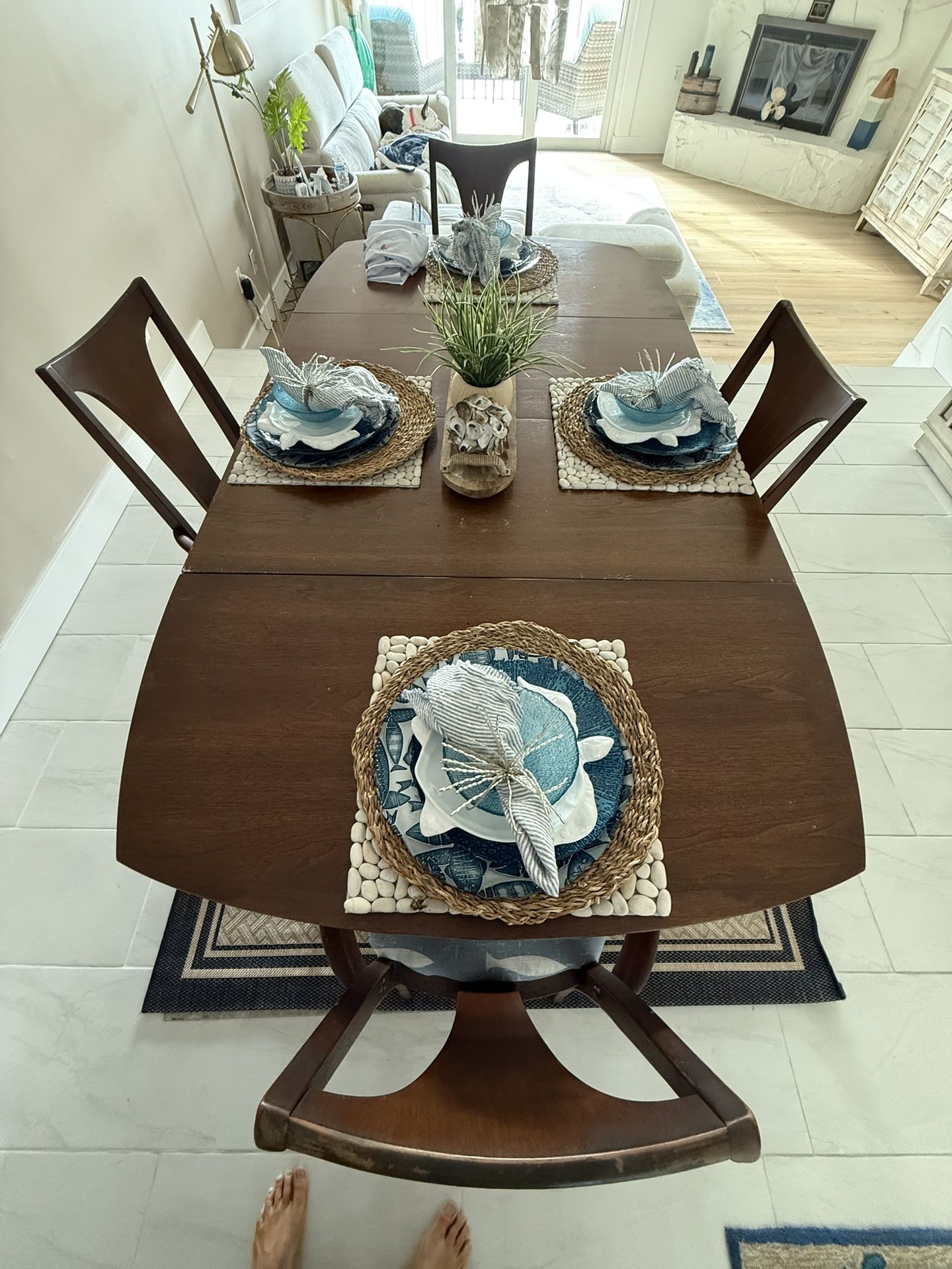 Mid Century Modern TABLE AND CHAIRS W LEAF